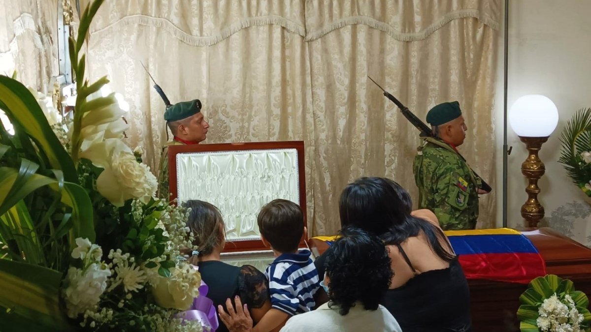 Intriago falleció tras recibir un impacto de proyectil en el costado izquierdo del pecho.