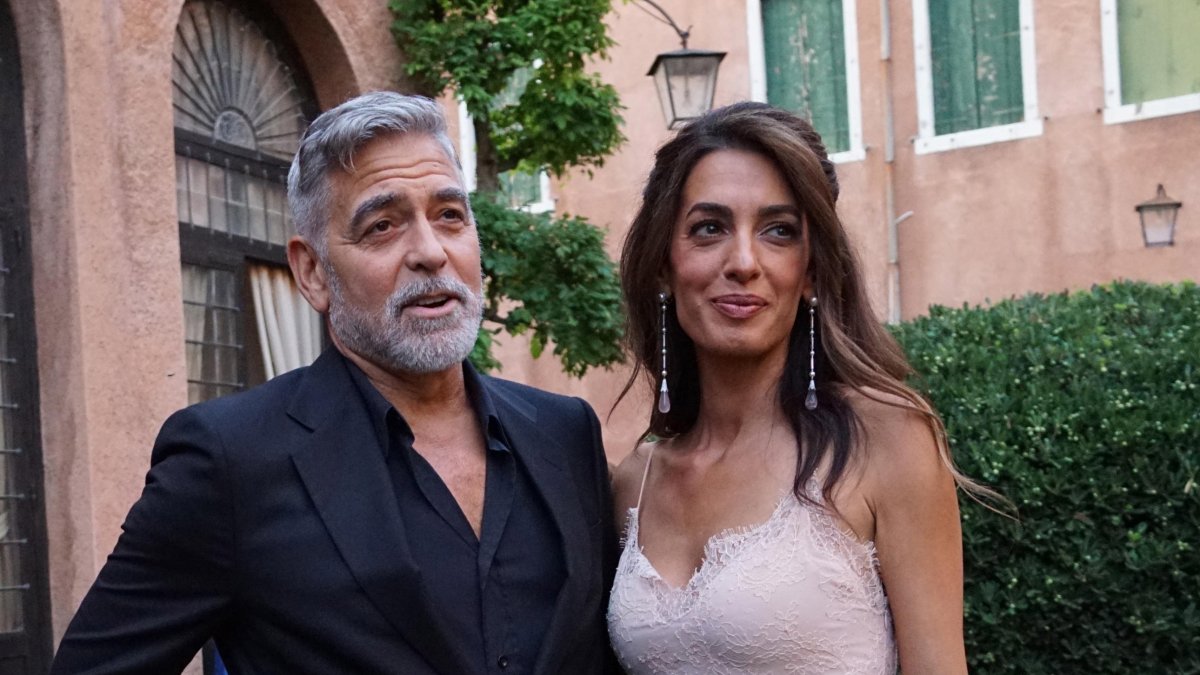 George Clooney y su esposa.