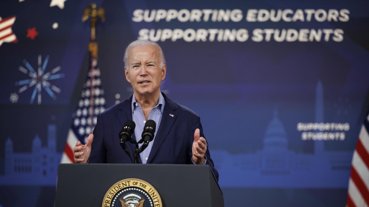 El president Joe Biden presentó un programa para el pago de la deuda.