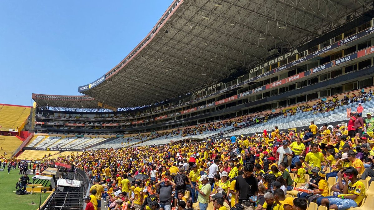 Barcelona y Dragonas empatan 0-0 en primera final.