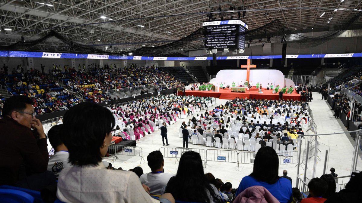 La iglesia nació con la caída del comunismo en 1992 y cuenta con unos 1.400 bautizados