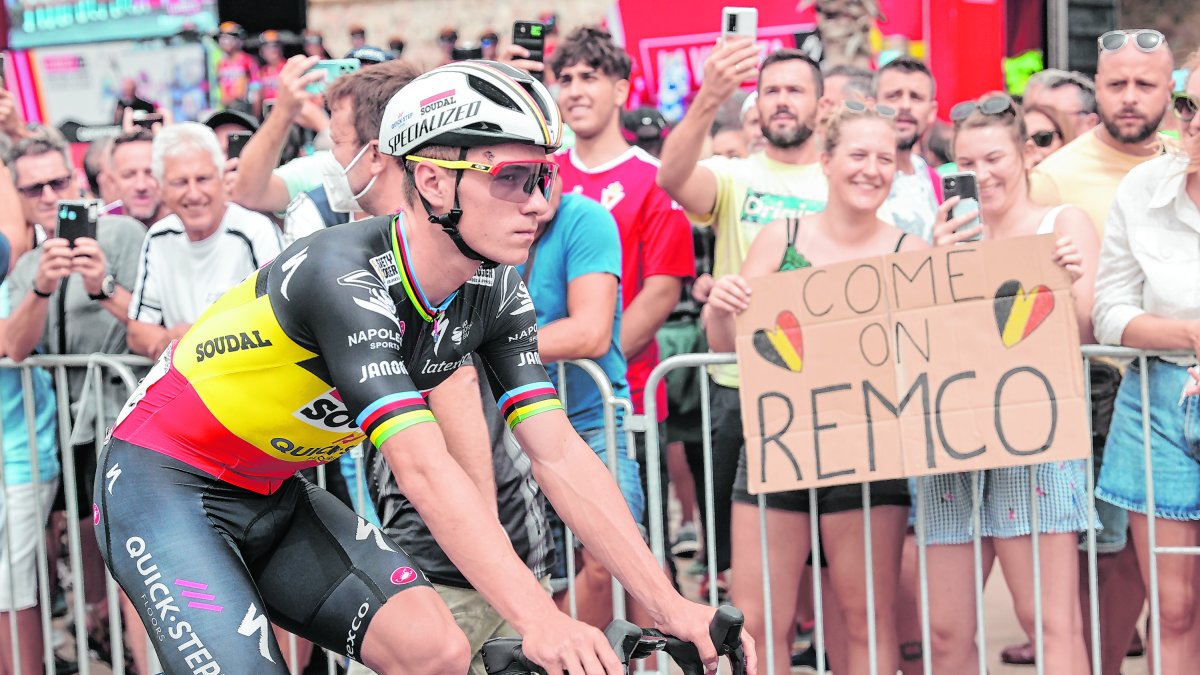 El belga Remco Evenepoel parte como favorito para ganar la contrarreloj.