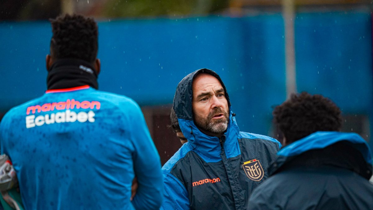 El estratega español Félix Sánchez alista el elenco Tricolor, para medir a la selección de Argentina, en el arranque de las eliminatorias.