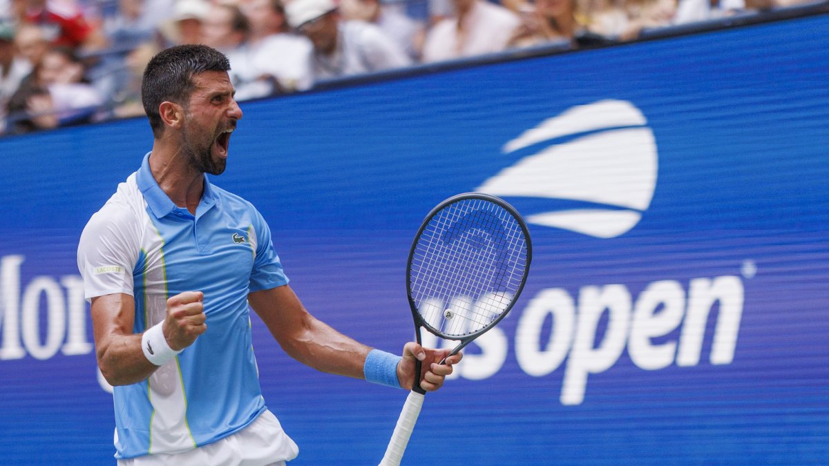 El serbio Novak Djokovic y su celebración tras vencer al norteamericano Taylor Fritz.