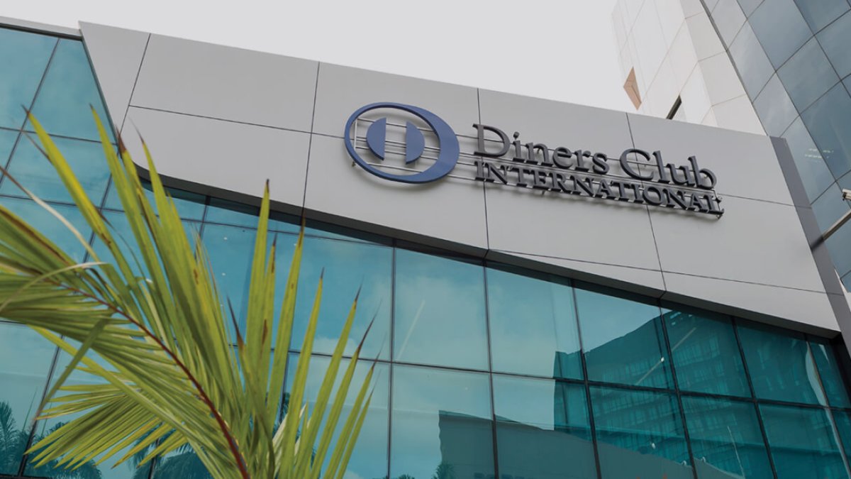 En el 2017, la Superintendencia de Bancos autorizó a Diners Club para que se convierta a Banco Diners Club del Ecuador.