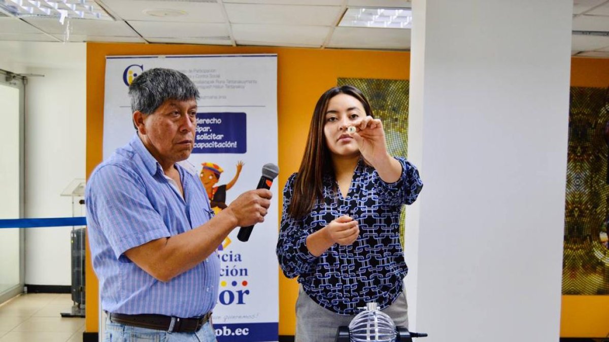 La Comisión Ciudadana completó este 6 de septiembre, por sorteo, el comité de académicos para elaborar las preguntas.