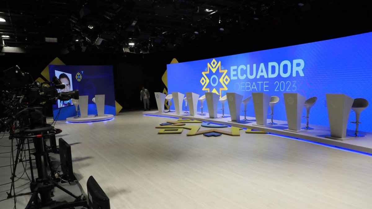 En la primera vuelta, el debate electoral contó con dos moderados. Ahora solo será con uno.