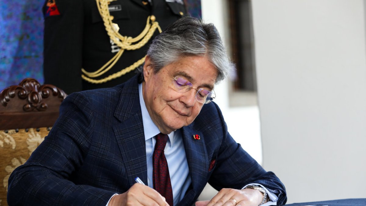 El mandatario dictó la muerte cruzada mientras se desarrollaba su juicio político en la Asamblea.