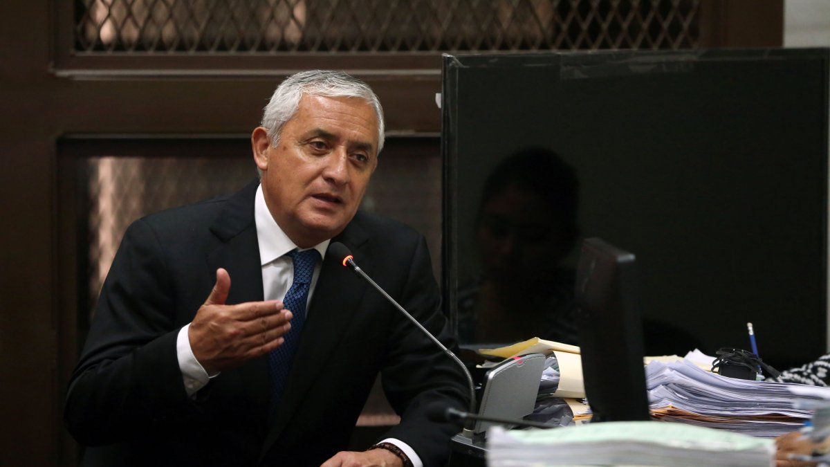 El expresidente de Guatemala se declaró culpable de los cargos.