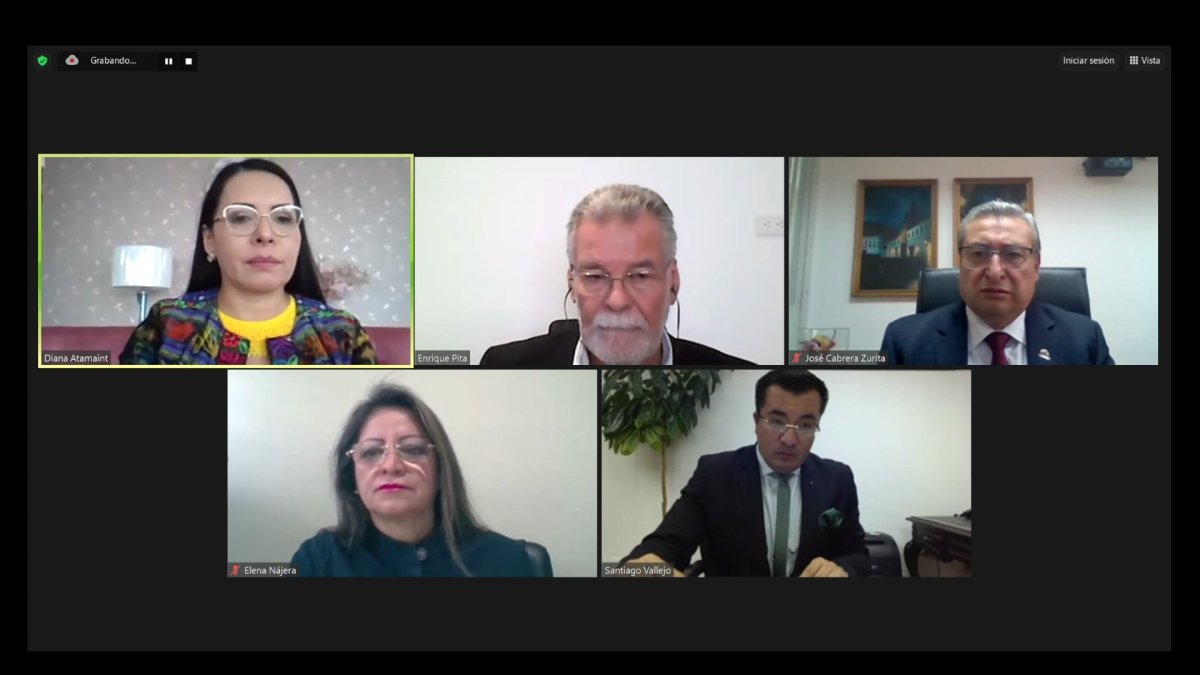 La consejera Elena Nájera ha adelantado a EXPRESO que el resto de vocales deberían renunciar.