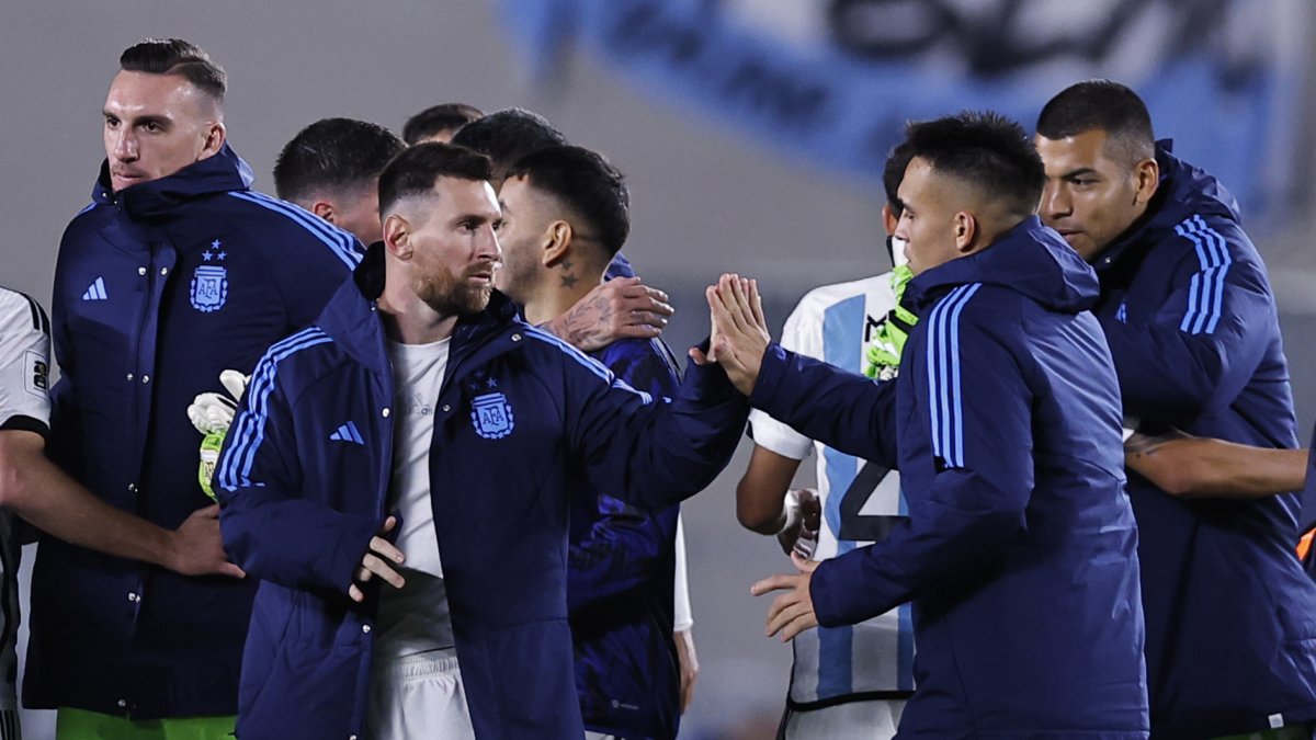 Messi pidió el cambió en los minutos finales en el partido eliminatorio entre Argentina y Ecuador.