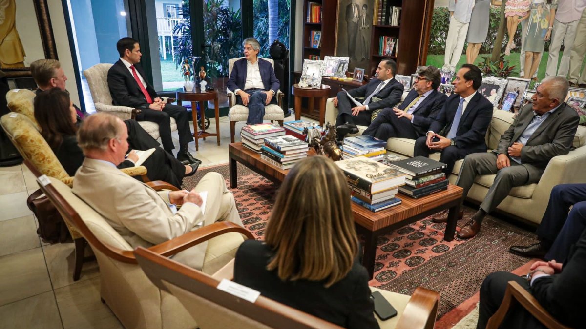 El senador estadounidense Marco Rubio en una vista a Ecuador junto al presidente, Guillermo Lasso