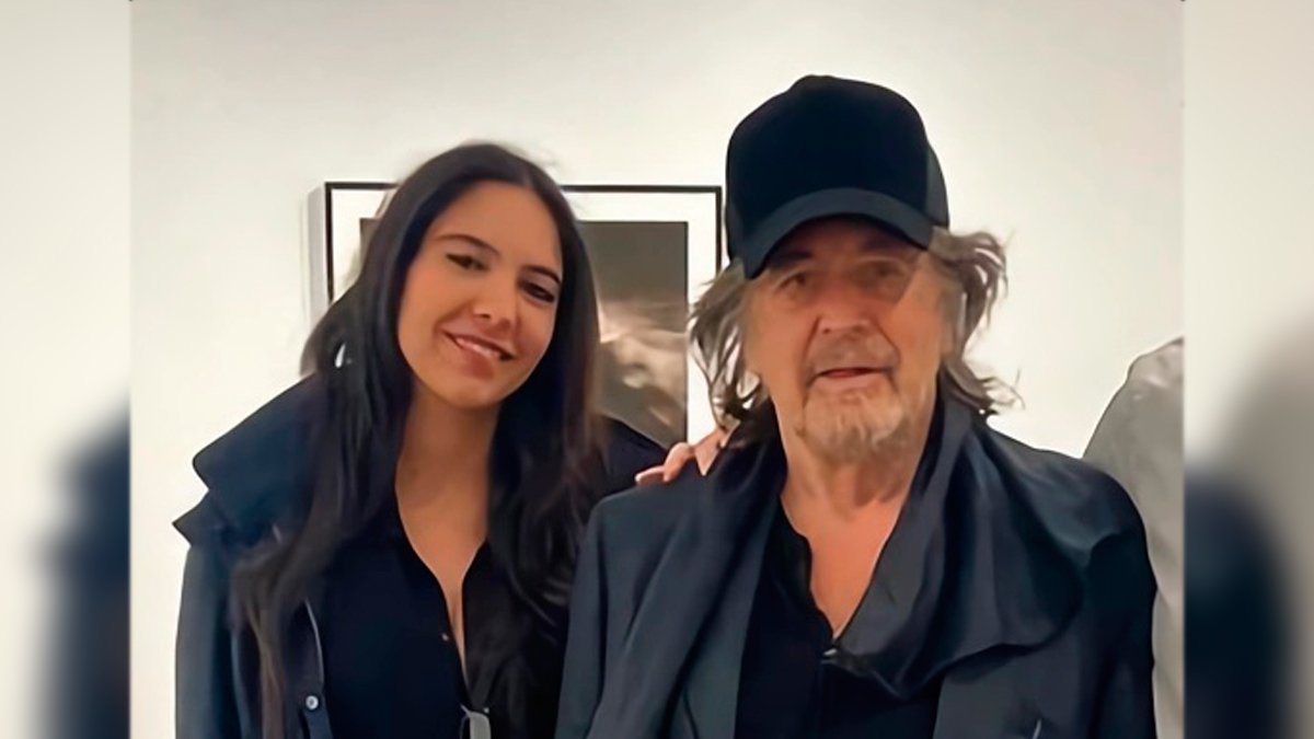 Al Pacino y Noor Alfallah, una pareja dispareja.