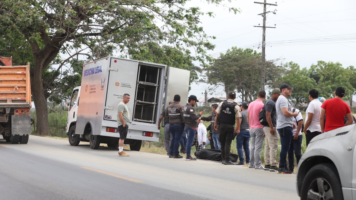 El cuerpo del concejal Vera fue hallado junto a unos matorrales en la vía entre Salitre y Daule.