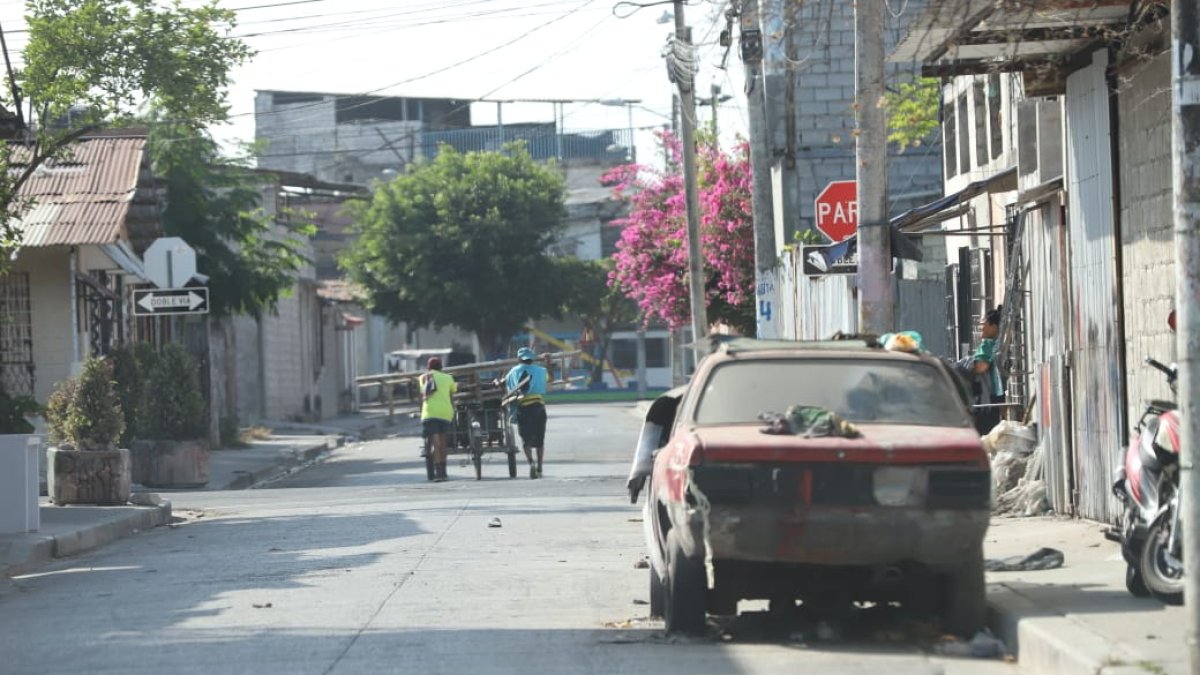 El lugar de un nuevo hecho criminal en el Guasmo.