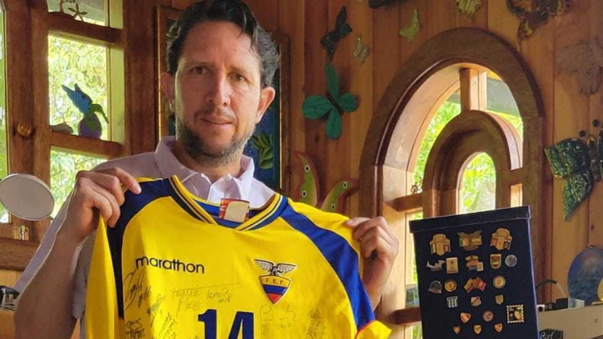 Juan Carlos Burbano recuerda de forma especial los duelos ante Uruguay en las eliminatorias al Mundial de 2002.