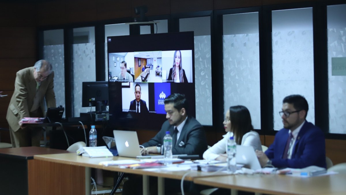 Durante la audiencia de formulación de cargos, la Fiscalía dijo haber obtenido 43 elementos de convicción en contra de los sospechosos.