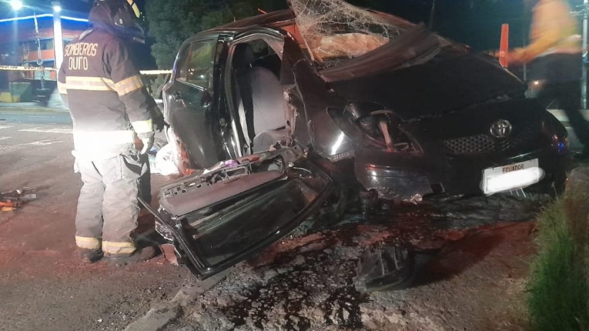 Parte de la carrocería quedó retorcida tras el incidente