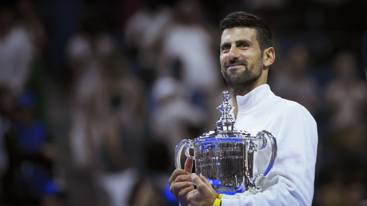 Novak Djokovic sumó 24 Grand Slams tras el conseguido por vencer a Medvedev por 6-3, 7-6(5) y 6-3 en tres horas y 17 minutos.
