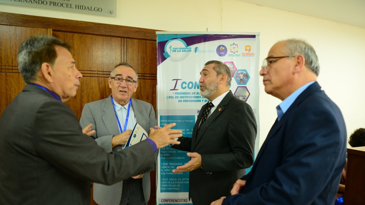 Representantes de diversos sectores relacionados con la Salud participaron en un Congreso sobre el impacto de El Niño, el jueves 7 de septiembre en la Universidad Católica de Guayaquil.