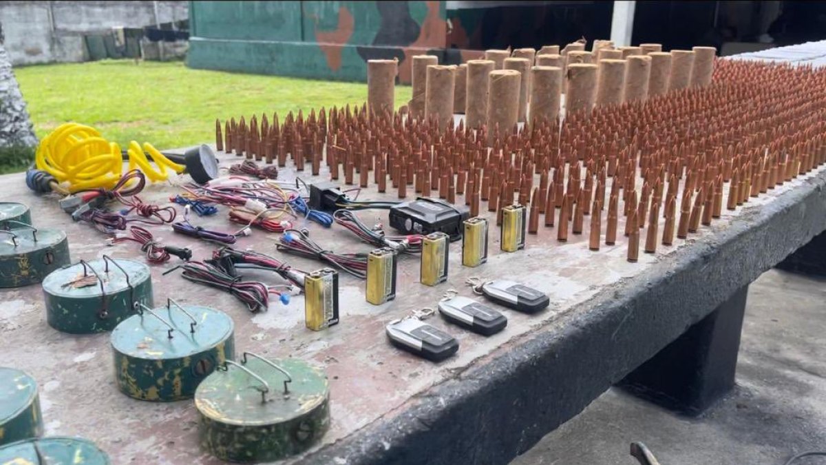 Armas y municiones fueron varios de los objetos incautados durante el operativo militar en el estado Zulia.