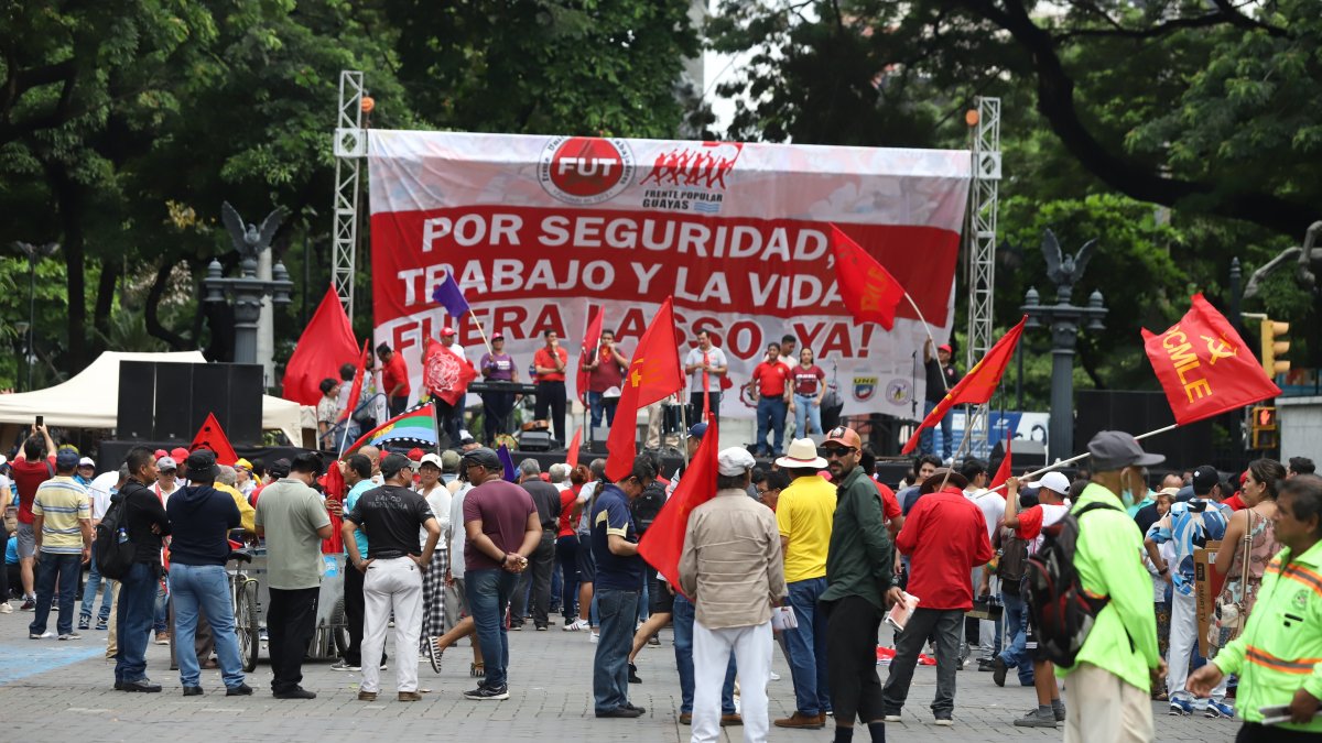 Trabajadores marchan por sus derechos el 1 de mayo