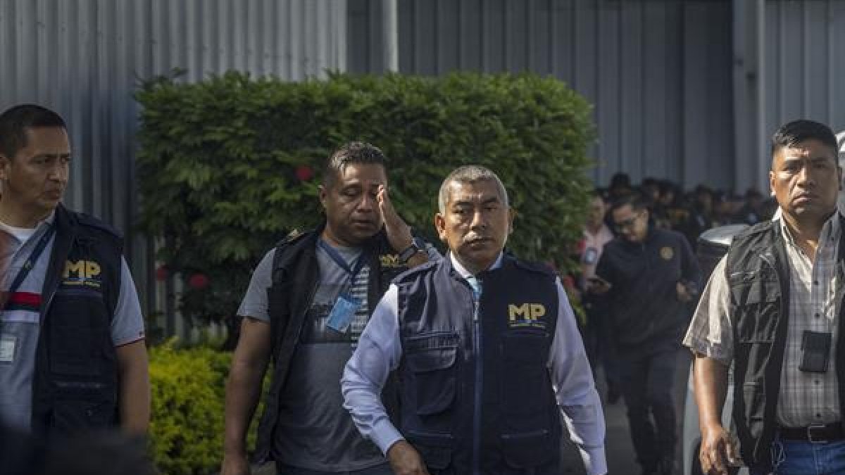 Acto. El fiscal Curruchiche dirige operativo en centro electoral