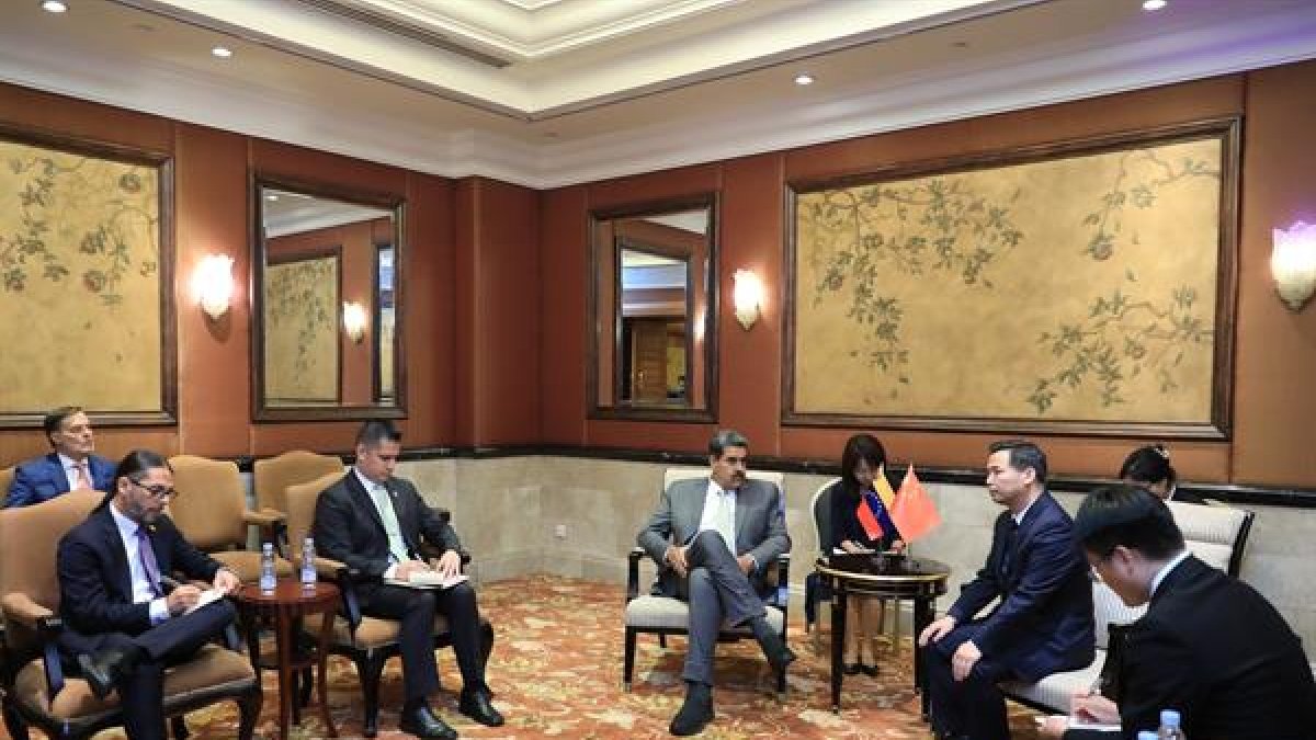 Cita. Maduro se reunió con Liu Junwen, jefe del Centro de Pobreza