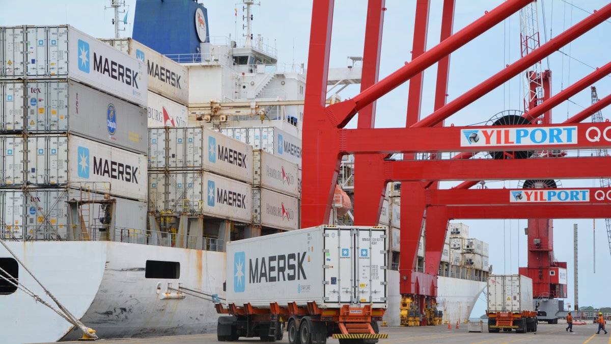 Reacción. La naviera Maersk suspendió temporalmente sus operaciones, a la espera de que se ofrezca mejores garantías a remolcadores.