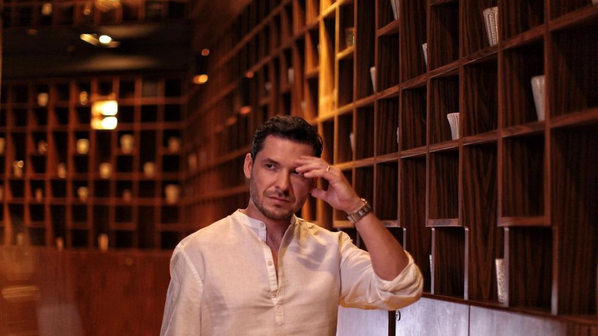 En 'Estado Civil: Ingobernable', combina monólogos ingeniosos, improvisación y la participación activa del público.