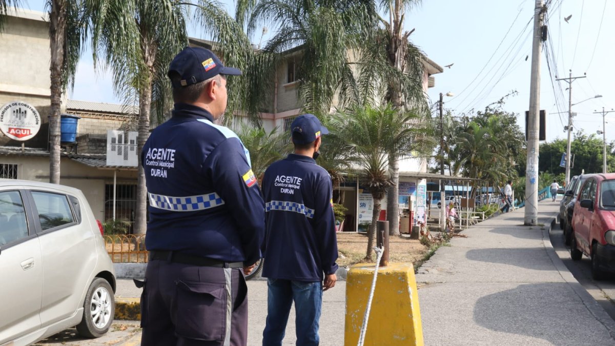 En las cercanías de la Alcaldía hay una unidad de vigilancia comunitaria móvil.