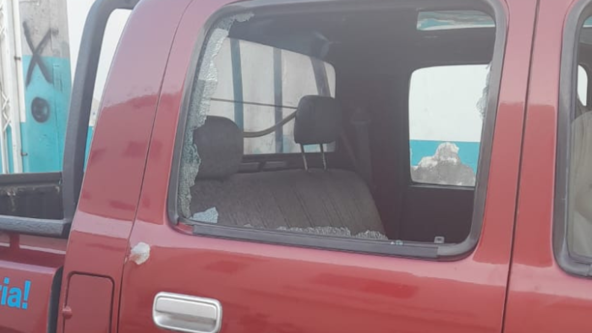 El carro en el que se movilizaban los funcionarios.