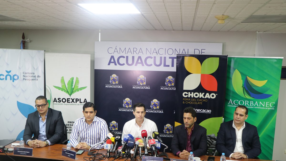 Representantes de las principales industrias exportadoras. 