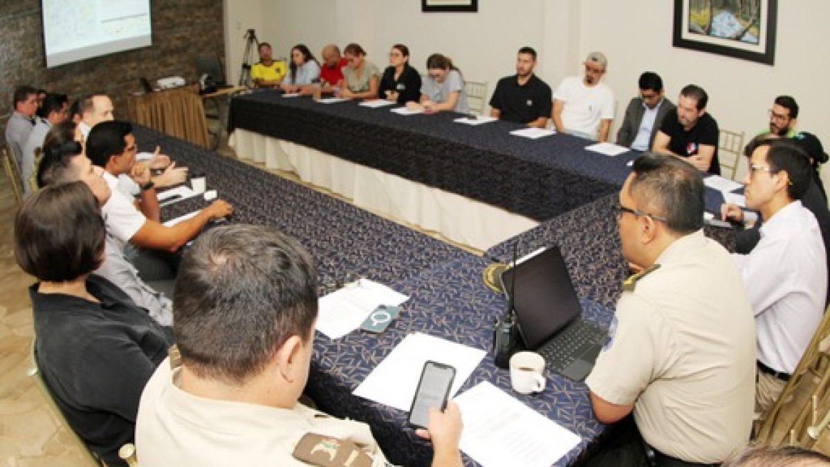Reunión. La última socialización se realizó con los dueños de los locales de la calle Panamá.