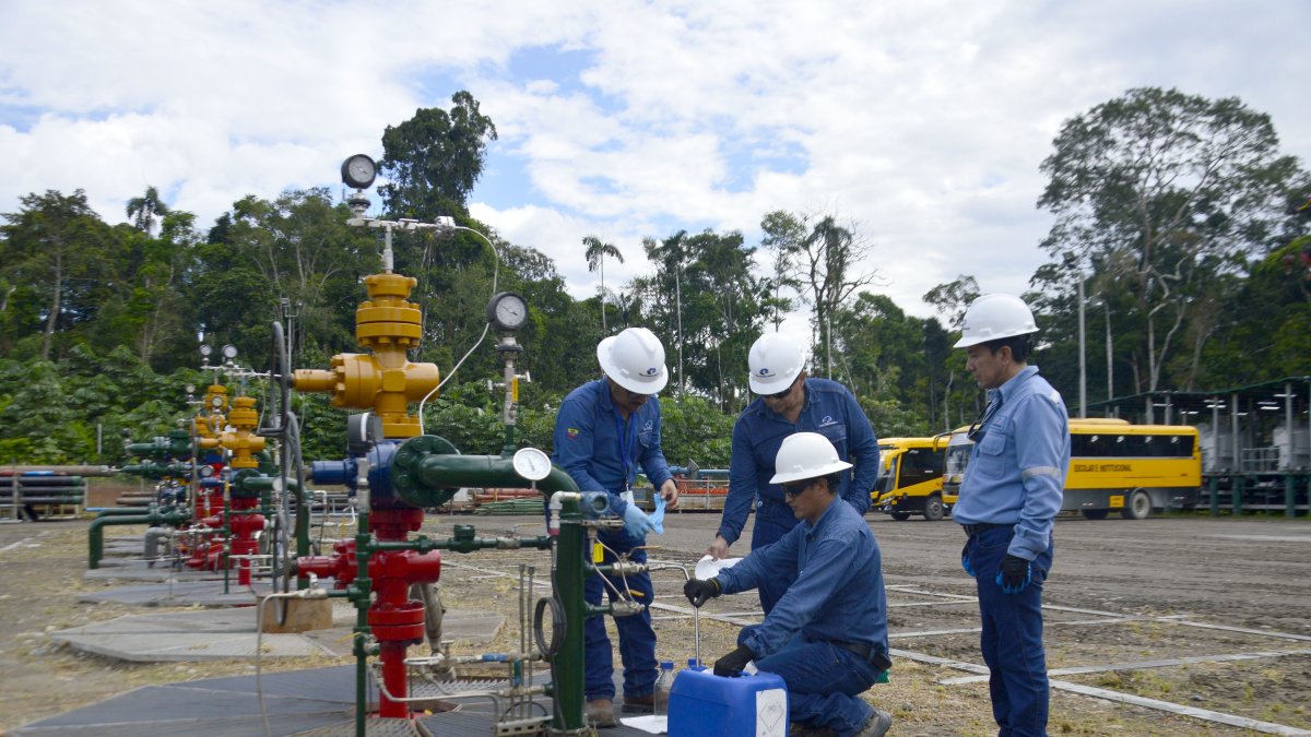 Labor.- Personas de Petroecuador trabajan en las instalaciones, en Yasuní.