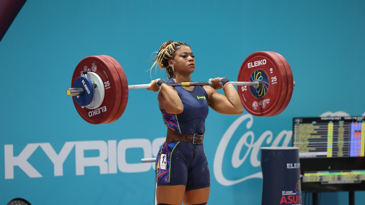 Angie Palacios demostró que es una de las mejores exponentes en el levantamiento de pesas a nivel mundial.