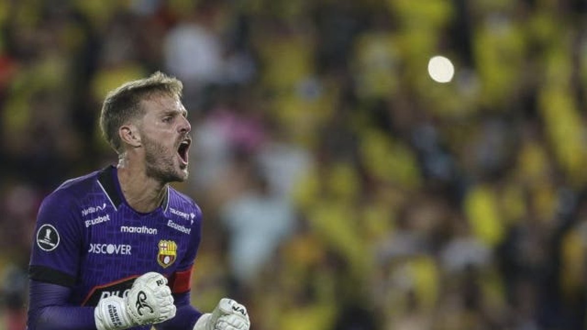 El arquero de Barcelona tendrá su documento ecuatoriano este jueves 14 de septiembre.