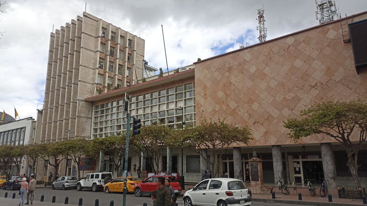 7 expedientes de servidores que ingresaron a la entidad no cumplían con los requisitos de la ley