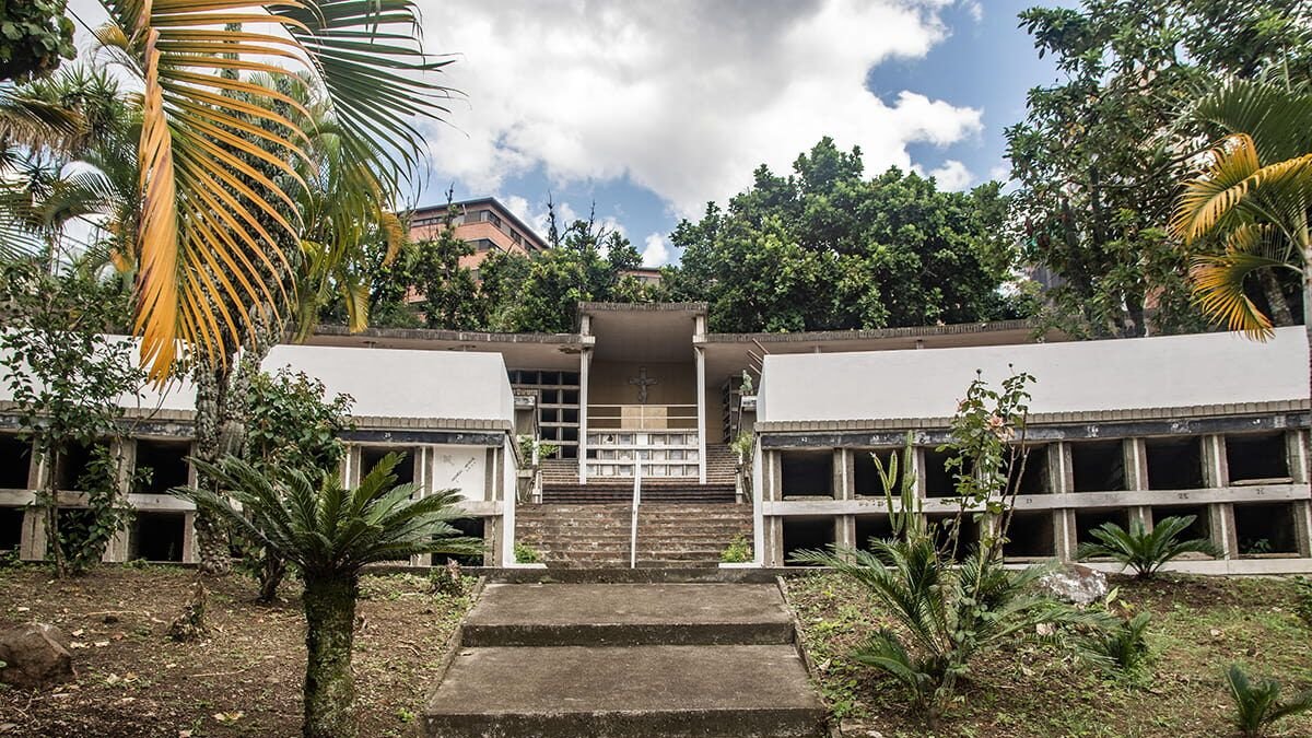 El cementerio donde fue sepultado Junior está ubicado en Envigado, cerca de Medellín.