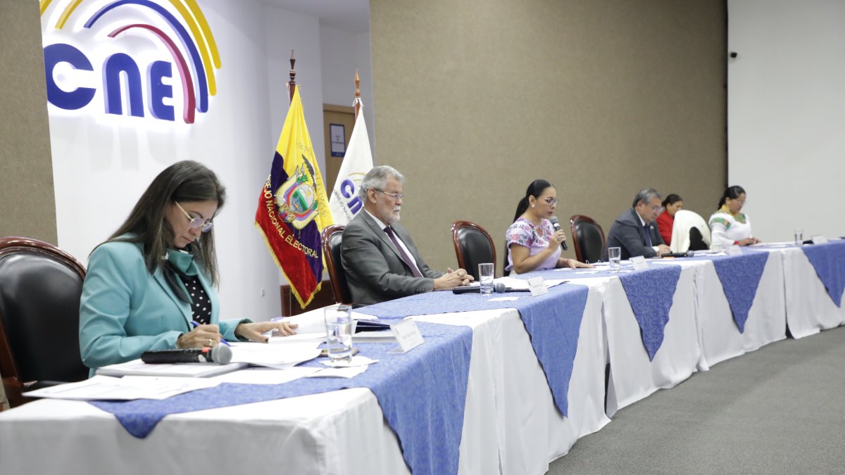 Ya debió recambiarse a dos vocales. En 2024 correspondería la renovación de los tres restantes.