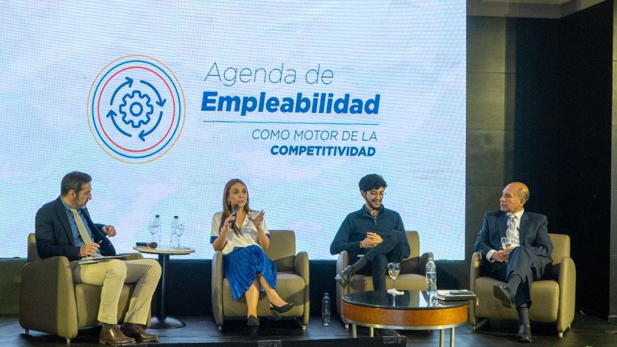 Evento. Los ponentes hablan sobre las brechas en el mercado laboral.
