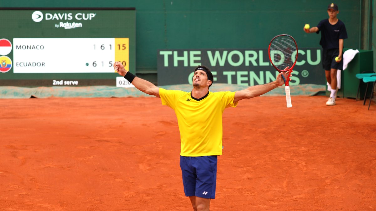Emilio Gómez celebra tras firmar el 1-3 ante Mónaco este sábado 16 de septiembre.