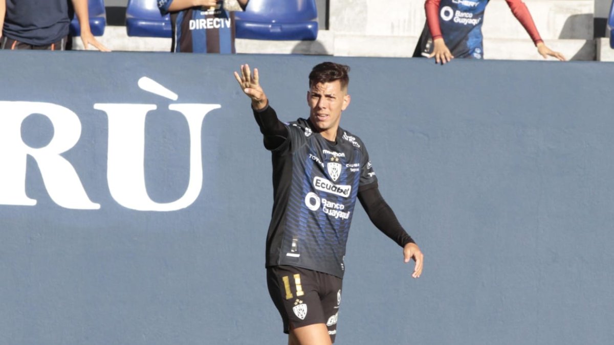 Hoyos marcó la segunda del partido sobre el final.