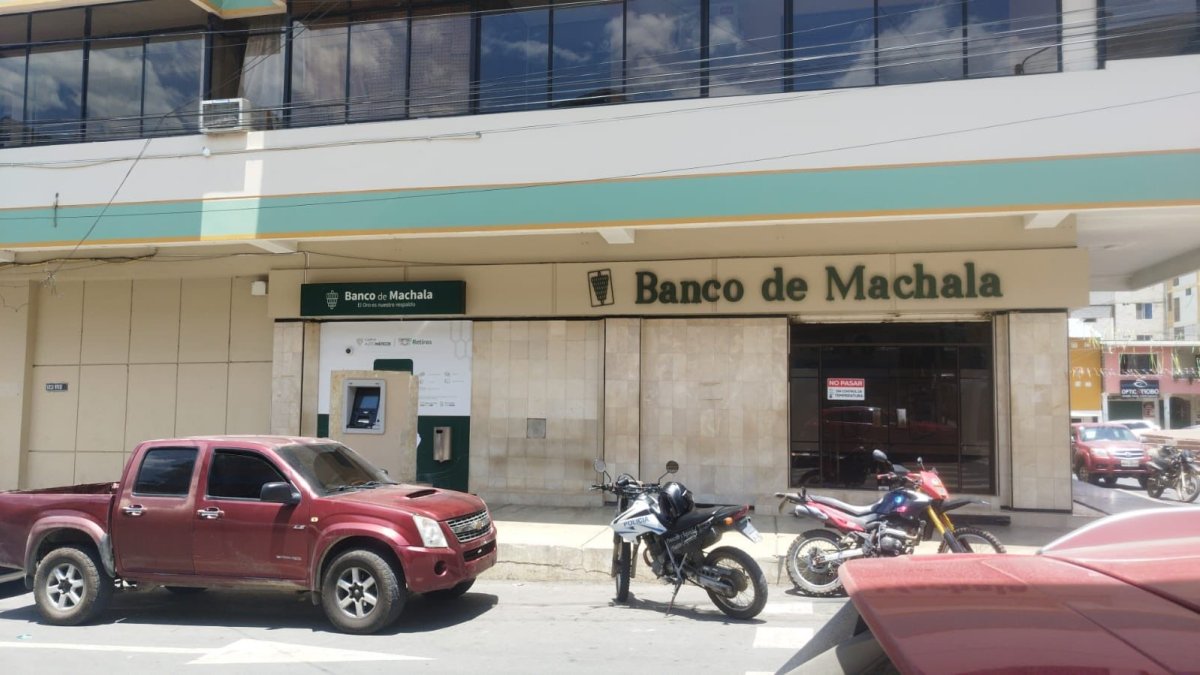 Delincuentes ingresan a la agencia del Banco de Machala, en Portovelo y sustraen medio millón de dólares