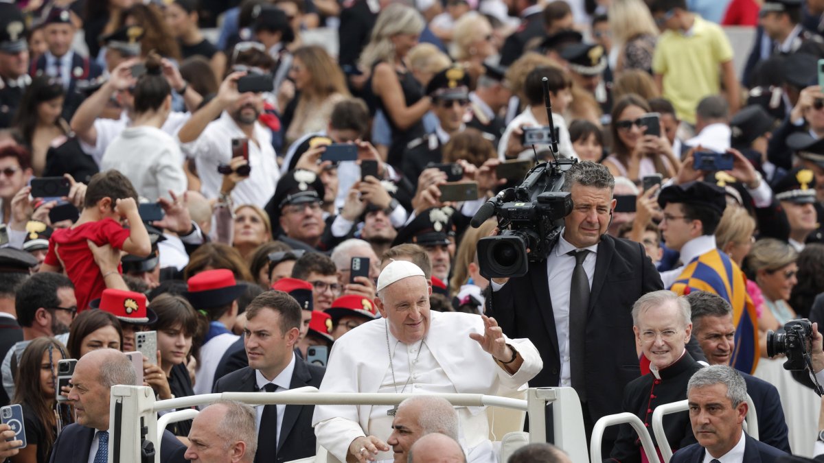 El papa Francisco acudirá esta semana a Francia para celebrar una misa multitudinaria en Marsella.