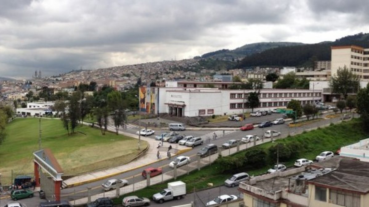 La Universidad Central del Ecuador es la universidad más antigua y la segunda más grande por número de estudiantes de la República del Ecuador.