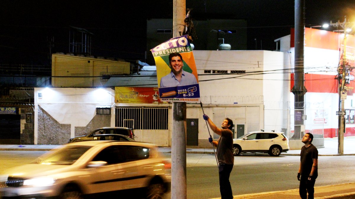 Acción. Propaganda política fue retirada de zonas regeneradas.