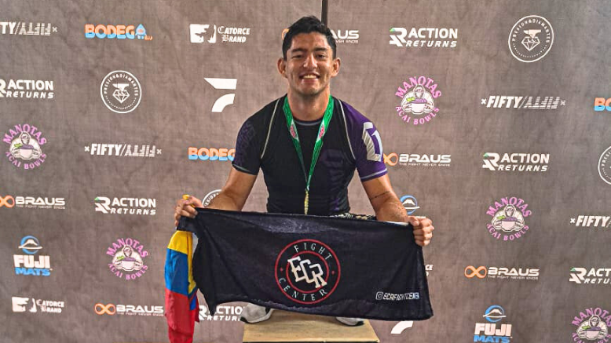 El tricolor se llevó el oro en la categoría -83kg cinturón violenta.