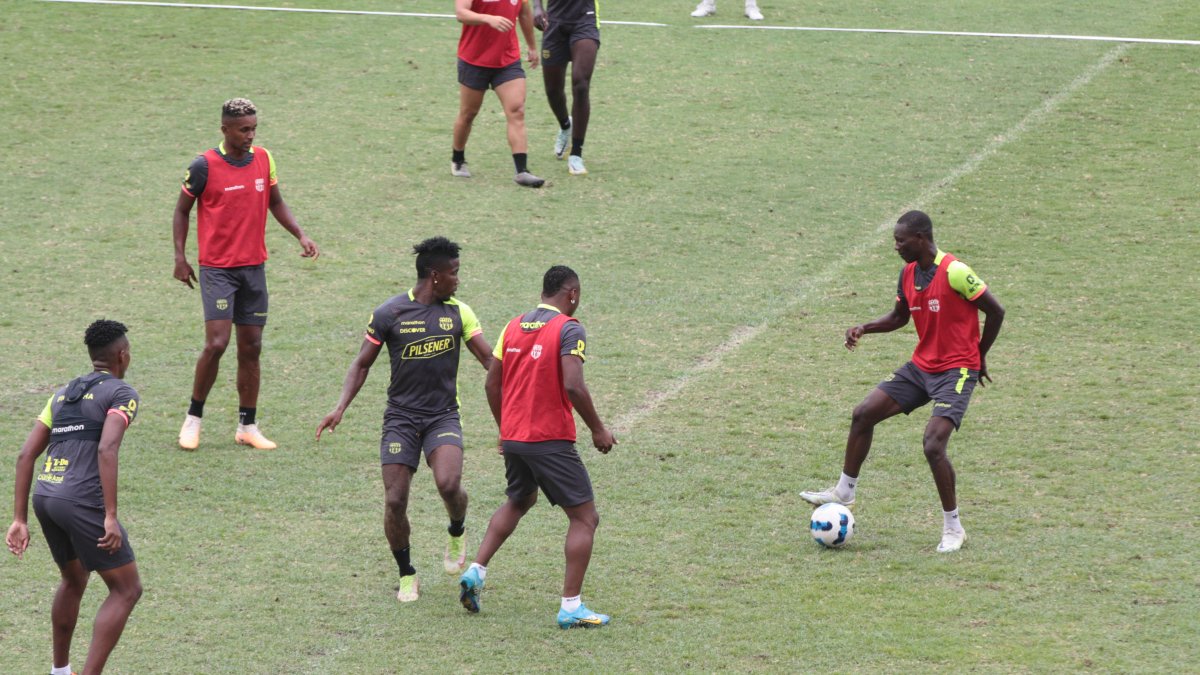 En la segunda etapa, Barcelona suma 10 puntos en la tabla de posiciones y Deportivo Cuenca acumula 9.