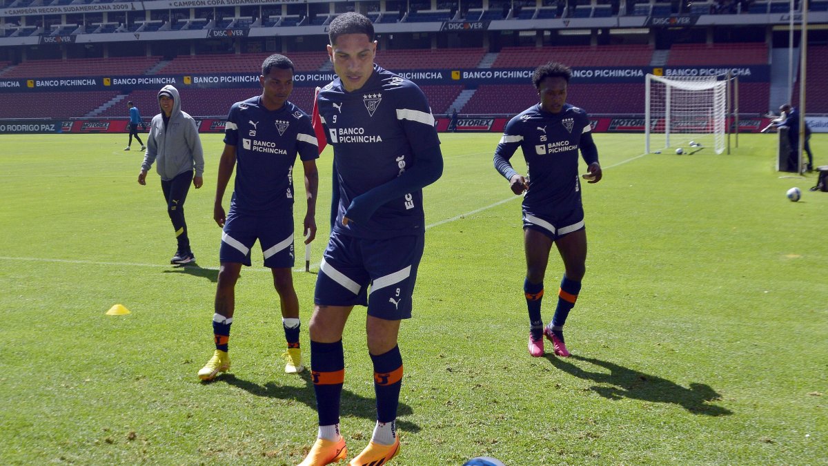 Paolo Guerrero es la esperanza de gol de la U en el torneo local y en Copa Sudamericana.